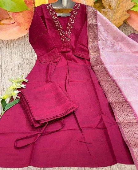 Elegant Hand-Worked Kurti with Dupatta and Pants Set