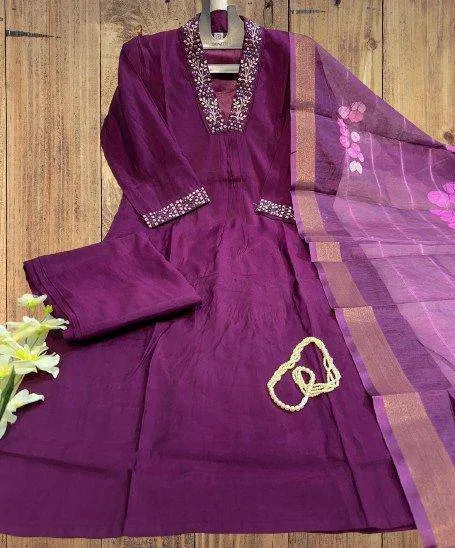 Elegant Hand-Worked Kurti with Dupatta and Pants Set