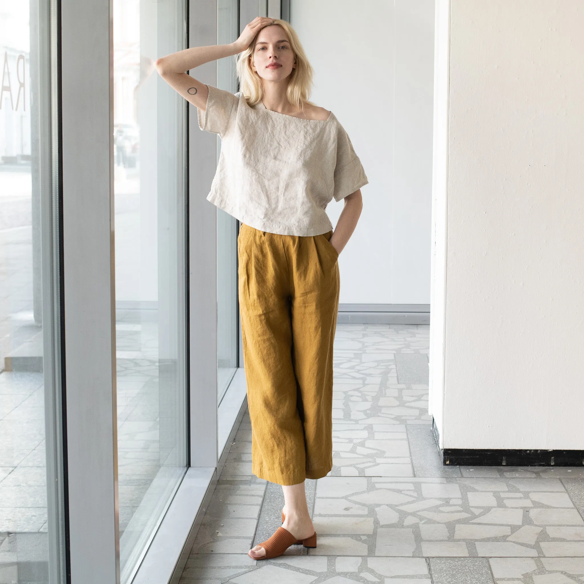 R: ORLEANS pleated front wide leg linen pants (Size: S; Color: Oat Milk)