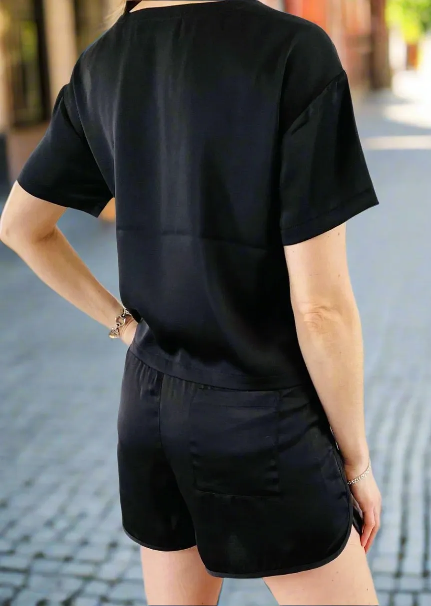 SWEET AND CHIC BLACK SHINY TOP