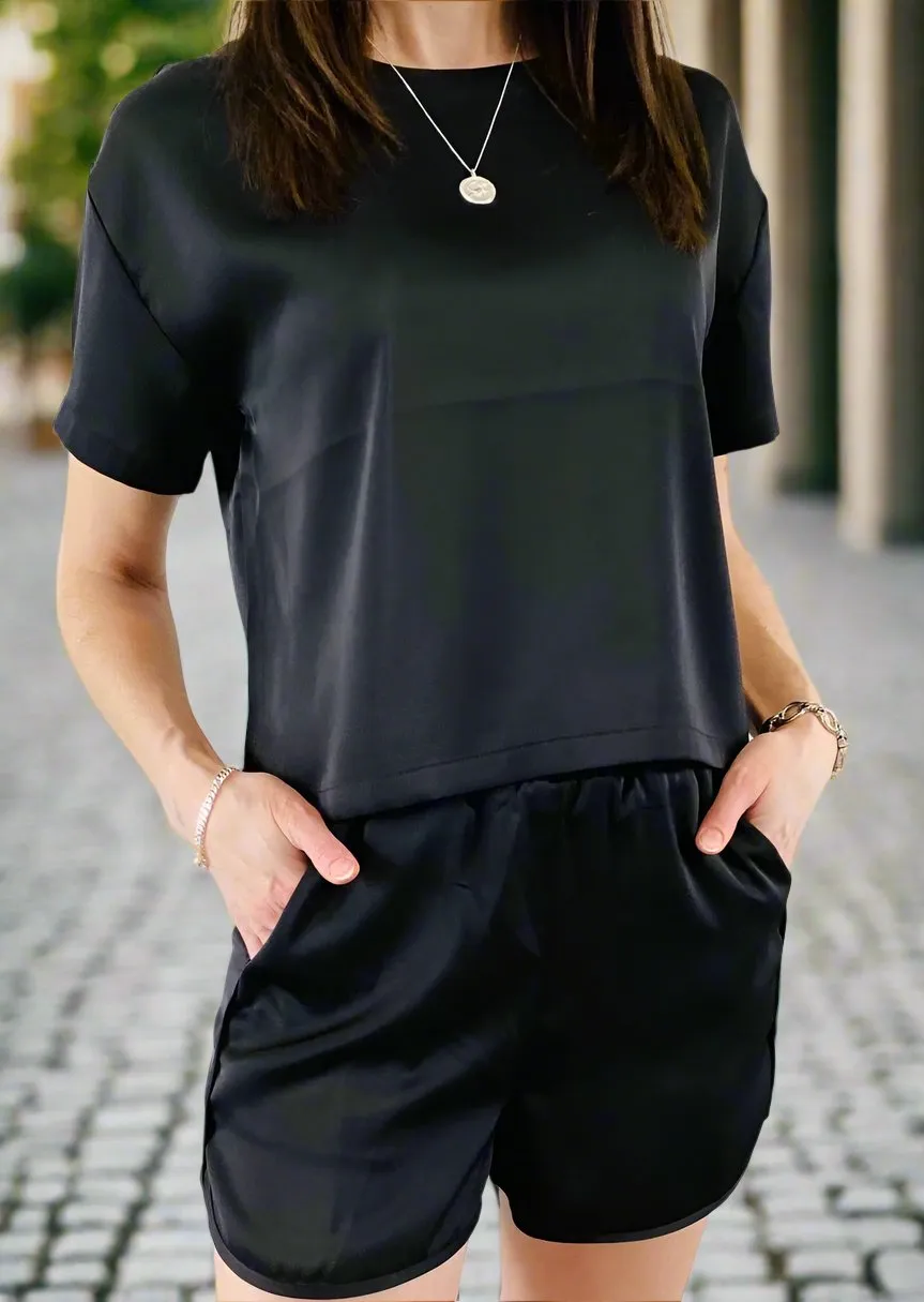 SWEET AND CHIC BLACK SHINY TOP